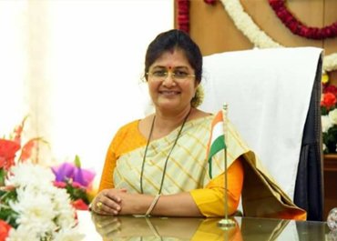 Hon'ble Sou. Shashikala A. Jolle